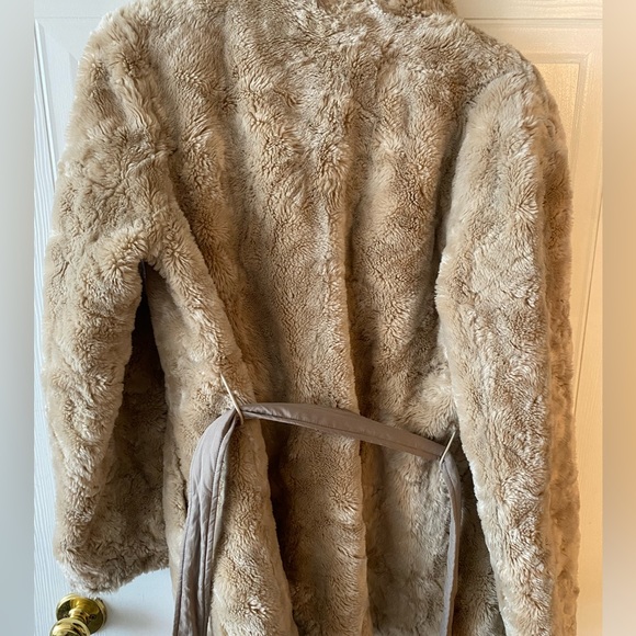 Beige fur coat - Picture 5 of 5
